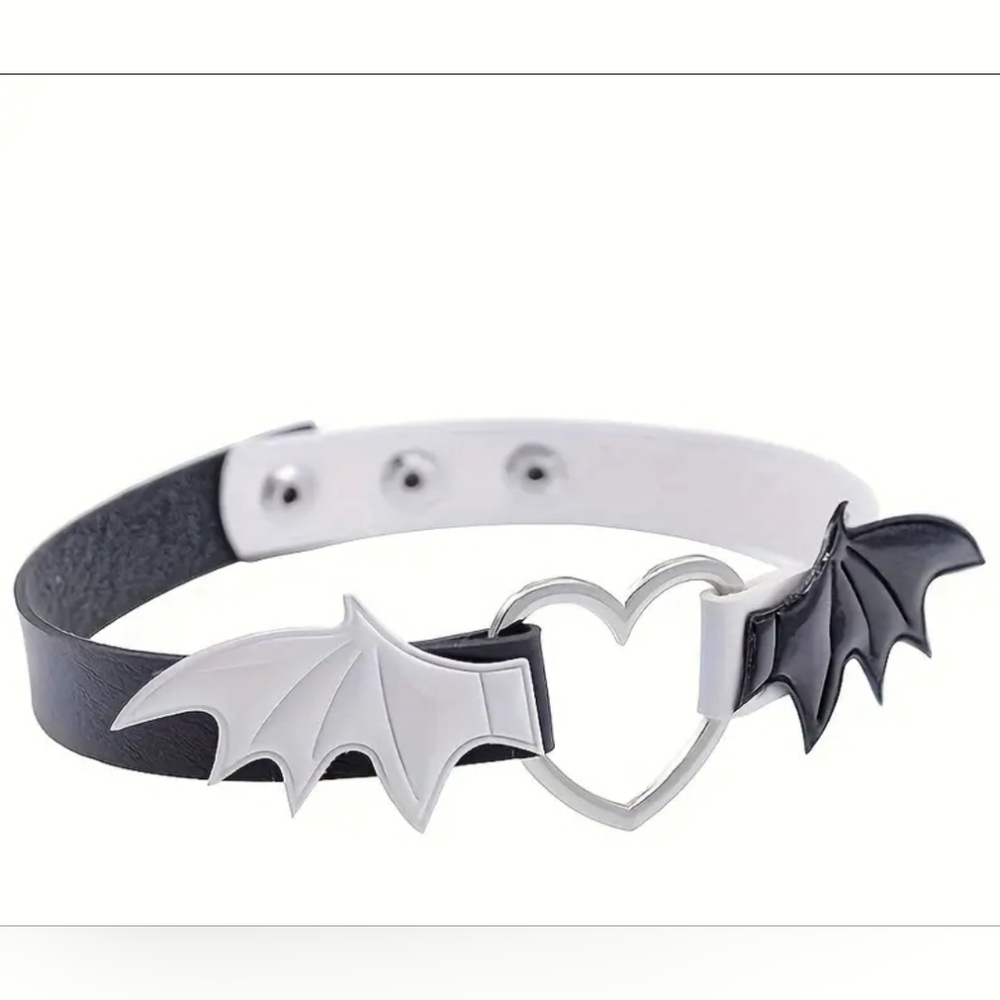 PU Leather Heart-shaped Bat Wing Collar Choker Gothic Y2K Style Punk Necklace
